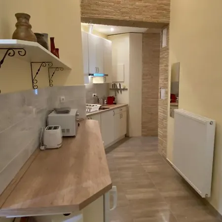 Ambrozia Apartment *